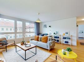 Sublime contemporary apartment in the city centre、ラ・ショー・ド・フォンのバケーションレンタル