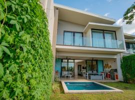 Aromo Townhouse with private pool Reserva Conchal, gisting í Playa Conchal