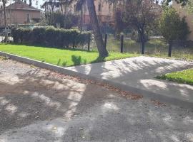 Hostel Iliana Общежитие Илияна, hostel u gradu Elin Pelin