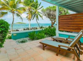 Tamarind Reef Resort Spa & Marina, hotel com estacionamento em Christiansted