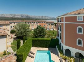 Garden & City Aix En Provence - Rousset, hotel v destinaci Rousset