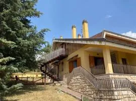 Monte Amaro Apartment con camino, terrazzo e giardino