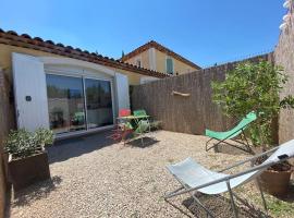 Adorable guest house avec parking prive sur place., maison d'hôtes à Saint-Cannat