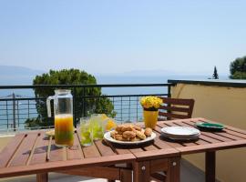 Beautiful seaside studio with amazing view, beach rental in Athens