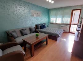 Апартамент Миг, apartment in Haskovo