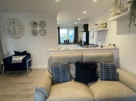 Holiday home, Tywyn, newly refurbished, great location