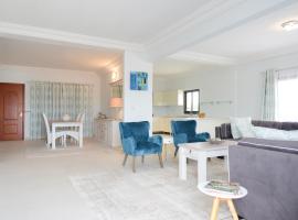 Atlantic Luxury Apartments, hotel en Bakau