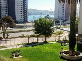 Cómodo departamento a una cuadra de Playa la Herradura, Hotel in Coquimbo