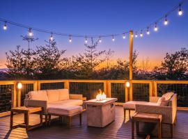 Smoky Mountain Summit, Amazing Mountain Views, 560 FREE tickets each paid day!, viešbutis mieste Sevirvilis