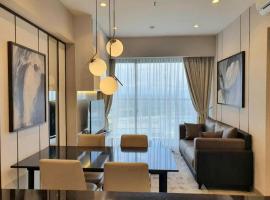 BRANZ BSD Luxury & comfort at ICE BSD, hotel en Samporo