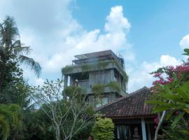Ohmmstay - Rumah Pendopo, δωμάτιο σε οικογενειακή κατοικία σε Tanjungtirto