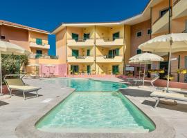 Residence con piscina a Santa Teresa di Gallura, aparthotel in Santa Teresa Gallura