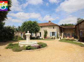 Le Mas Pouantais GAYMEN ONLY, vacation rental in Pouant