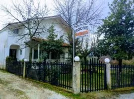 Vila Vasi- Μodern maisonette view Meteora