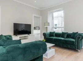 Luxury 3 Bed Apartment in Aberdeen City Centre.