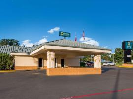 Quality Inn & Suites Lufkin, hotel v destinaci Lufkin
