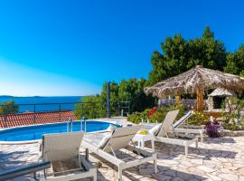 Charming Villa Svagusa with Sea View, casa de temporada em Mlini