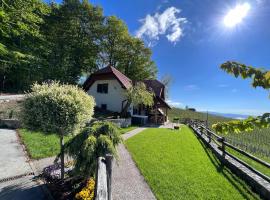 Vineyard cottage Skriti raj, vacation home in Leskovec pri Krškem