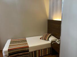 Hostal Los Coronales, Hotel in Madrid