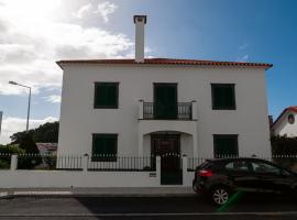 Pico do Moinho House, hotel con estacionamiento en Fajã de Baixo