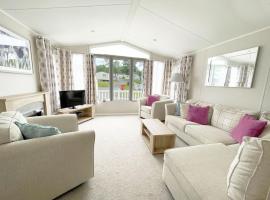 11 Porth Valley Retreat, holiday home in Porth