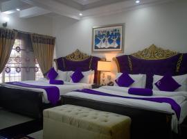 Premier Inn Grand Gulberg Lahore، فندق في لاهور