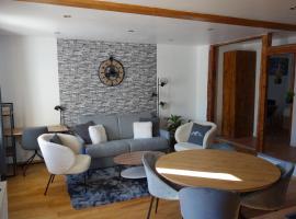 Chez petit Louis- Appart centre ville jusqu'à 6 personnes, khách sạn ở Briançon