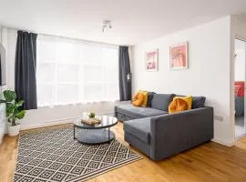 Contemporary City Centre Apartment With Parking