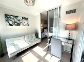 Spacious 3 BD in the centre of North York, high floor, balcony, free WIFI and parking subway, apartment in Toronto