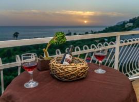 Sunny views & Dreamy Sunsets by BS, hotell sihtkohas Agios Gordios