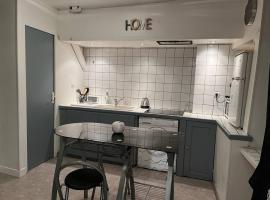 Chablis : petit studio en plein centre ville, hotel v destinaci Chablis