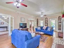 1920s Corsicana Home - Spacious Group Getaway!