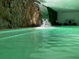 Douro Castelo Signature Hotel & Spa, hotel s&nbsp;v&iacute;řivkou v destinaci Lamego