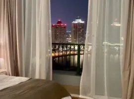 Beachfront Luxury Apartment-Pearl Island شقه مطله على الشاطئ بجزيرة اللؤلؤه