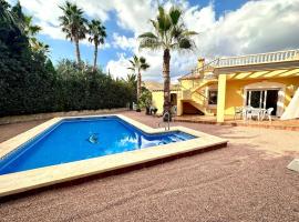 4 bed Villa Cala Dor Private pool, hotel med parkering i El Campello