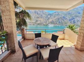 Stunning view to Kotor bay and Old town - C2 Vista, viešbutis mieste Muo