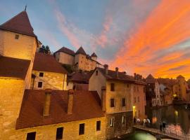 LES SUITES D'ANNICIACA - Hyper centre avec vue sur le chateau, luxury hotel in Annecy