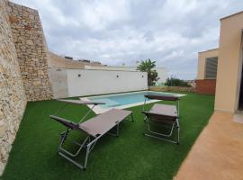 Chalet con piscina privada, hotel di Valencia