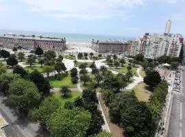 EN EL CORAZON DE LA FELIZ Excelente departamento con estacionamiento gratuito privado y vista al mar!! 3 AMBIENTES
