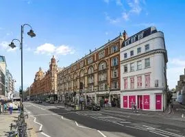 Central Knightsbridge 3 Bedroom House