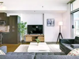Stylish 1BR, Stampede & Free Parking by Doorbed
