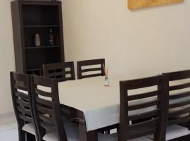 Departamento ANGOSTURA, family hotel in General Alvear