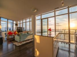 Unbelievable Penthouse View with 3 bedrooms, hotel blizu znamenitosti Queens Park, Toronto