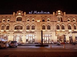 al Madina Hotel Samarkand: Semerkant şehrinde bir otel