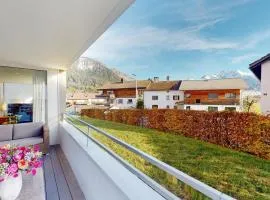 Spacious apartment with mountain view