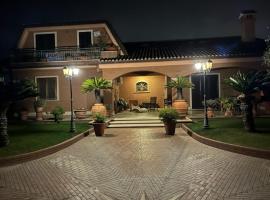 Villa Ines, hotel con estacionamiento en Ardea