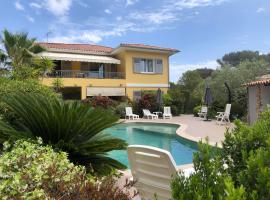 Villa Gecko, hotel in Saint-Raphaël