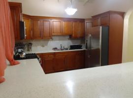 Abigail's Sunflower Entire 2 Bedroom Apt, hotel in Tortola Island