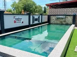 Homestay Kemaman Private Pool Fyna