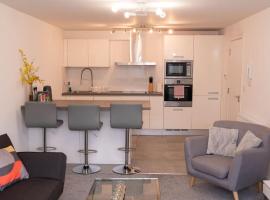Panorama House, Modern 3-Bedroom Apartment 3, Oxford, appartement in Kidlington